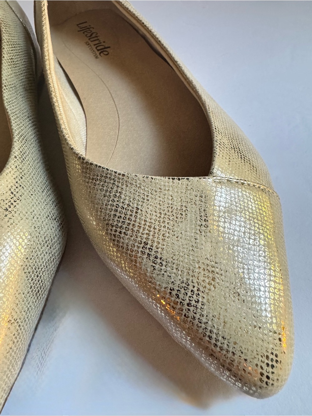 LifeStride Women’s 7 Wide Soft System Gold Pointed Toe Flats Shoes